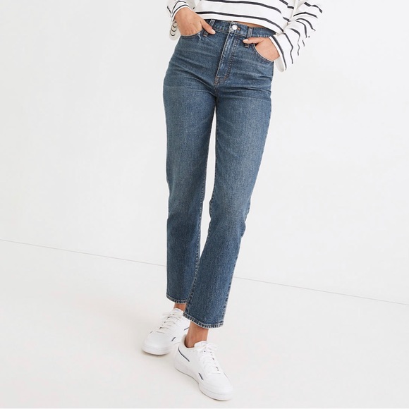 Madewell Denim - MADEWELL Classic Straight Jeans in Corson Wash